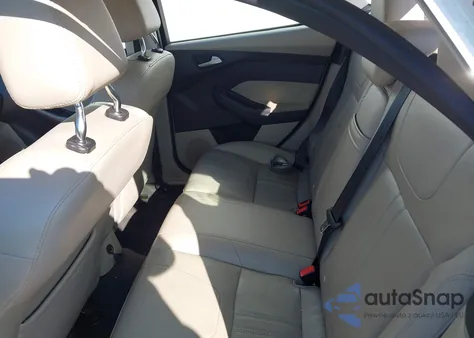 2012 Ford Focus Sel z USA, uszkodzony, nr VIN 1FAHP3M2XCL273970